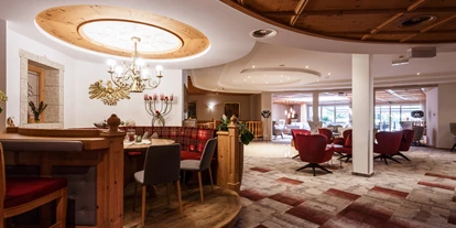 Golfurlaub - Abendmenü: Buffet - Pertisau - Lounge/Bar - Landhotel Schermer