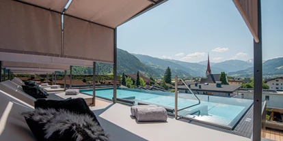 Golfurlaub - Kühlschrank - Jochberg (Jochberg) - SKY-INFINITY POOL
270° Panoramablick auf die Landschaft Tirols: Die Berge, Uderns und das Zillertal liegen dir zu Füßen, während du in unserem neuen Sky-Infinity Pool abtauchst. - Hotel Wöscherhof