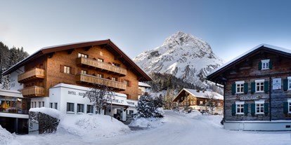 Golfurlaub - Golf-Kurs für Kinder - Arlberg - Winterfassade - Hotel Gotthard