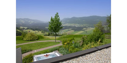 Golfurlaub - Hotelbar - Rettenberg (Landkreis Oberallgäu) - Wihrlpool & Aussicht  Wellnesshotel Linde  - Wellnesshotel Linde****