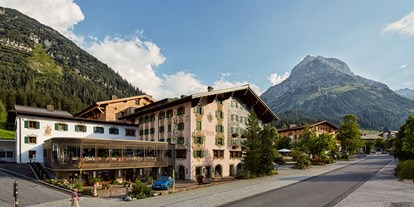 Golfurlaub - Abendmenü: mehr als 5 Gänge - Mitteregg (Berwang) - Hotelaußenaufnahme - Hotel Post Lech