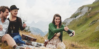 Golfurlaub - Wäscheservice - Arlberg - Picknick im Grünen  - Burg Hotel Oberlech
