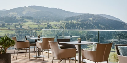 Golfurlaub - Pools: Außenpool beheizt - Burgberg im Allgäu - Terrasse Weitblick - Bergkristall - Mein Resort im Allgäu