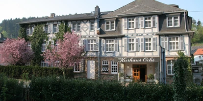 Golfurlaub - Umgebungsschwerpunkt: Berg - Münster (Darmstadt-Dieburg) - Fronansicht des Ringhotels Kurhaus Ochs - Ringhotel Kurhaus Ochs