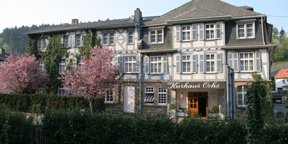 Golfurlaub - Wäscheservice - Hessen - Fronansicht des Ringhotels Kurhaus Ochs - Ringhotel Kurhaus Ochs