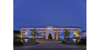 Golfurlaub - Ladestation Elektroauto - Lüssow (Vorpommern-Greifswald) - Dorint Hotel Baltic Hills bei Abend... - Dorint Resort Baltic Hills Usedom