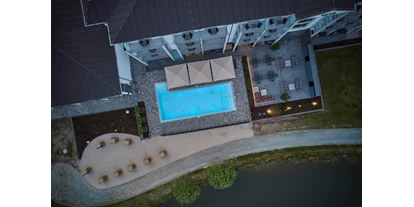 Golfurlaub - Hotel-Schwerpunkt: Golf & Schwimmen - Peenemünde - Poolbereich von oben - Dorint Resort Baltic Hills Usedom
