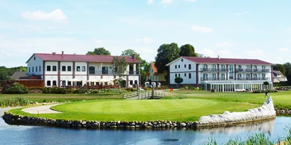 Golfurlaub - Abendmenü: 3 bis 5 Gänge - Brudersdorf - Hotel Außenansicht - Golfpark Strelasund