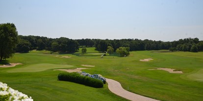 Golfurlaub - Golftrolley-Raum - Armeno - AUSBLICK VOM CLUBHOUSE-RESTAURANT - Golf Hotel Castelconturbia