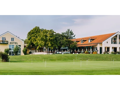 Golfurlaub - Bad und WC getrennt - Ansicht auf den Gutshof Sagmühle - Gutshof Sagmühle