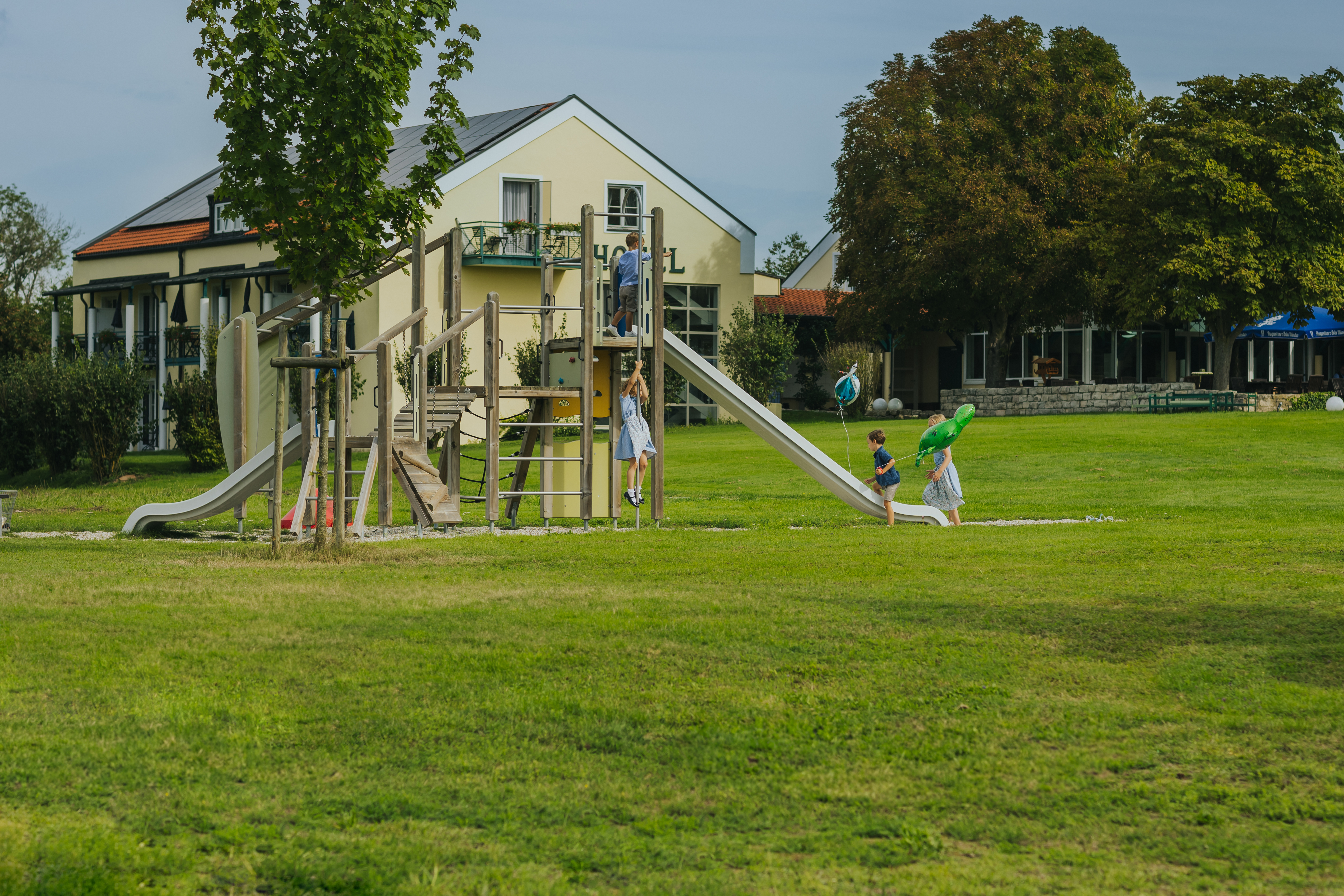 Golfurlaub - Bad und WC getrennt - Spielplatz des Gutshof Sagmuehle - Gutshof Sagmühle