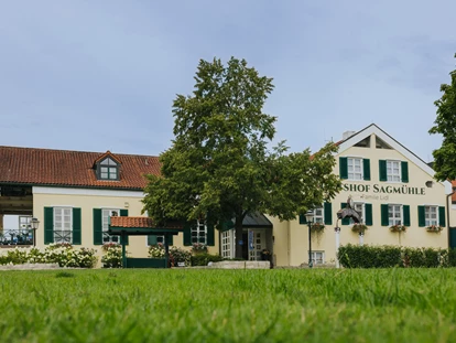 Golfurlaub - Bad und WC getrennt - Ansicht Gutshof Sagmühle - Gutshof Sagmühle