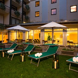 Golfhotel: Garten und Liegewiese - Wunsch Hotel Mürz - Natural Health & Spa