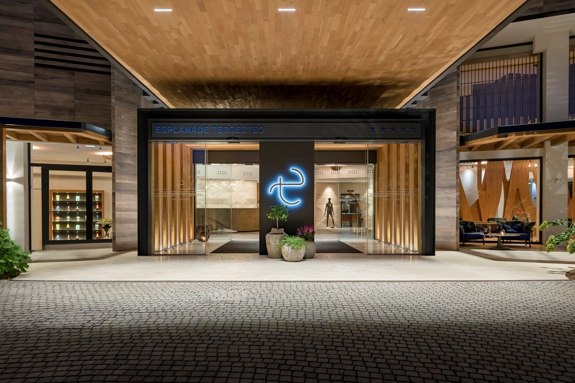 Golfhotel: Eingang - Esplanade Tergesteo - Luxury Retreat