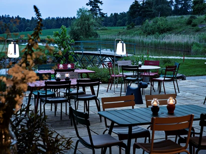 Golfurlaub - Haartrockner - Terrasse des Restaurant ©Inge Prader - Golfresort Haugschlag