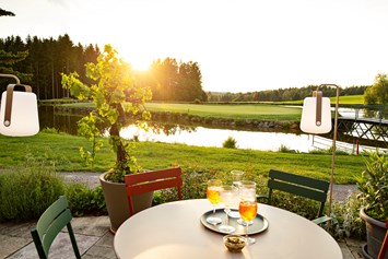 Golfhotel: Terrasse des Restaurant ©Inge Prader - Golfresort Haugschlag