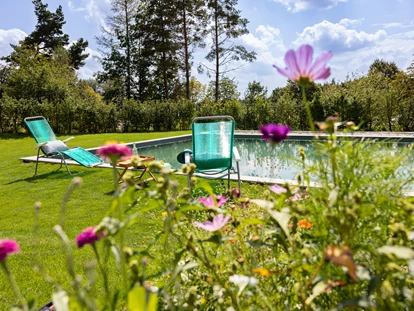 Golfurlaub - Haartrockner - Outdoor Natur Pool ©Inge Prader - Golfresort Haugschlag