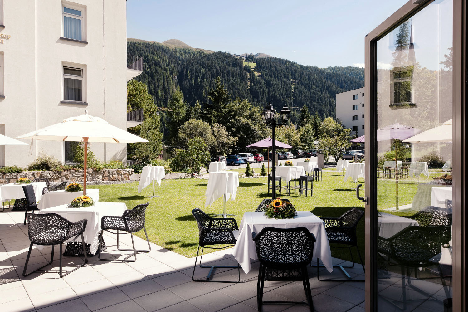 Golfurlaub - PLZ 7524 (Schweiz) - Garten Terrasse - Hotel Morosani Schweizerhof