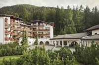 Golfhotel: Aussenansicht Sommer - Hotel Waldhuus Davos