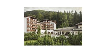 Golfurlaub - PLZ 6708 (Österreich) - Aussenansicht Sommer - Hotel Waldhuus Davos