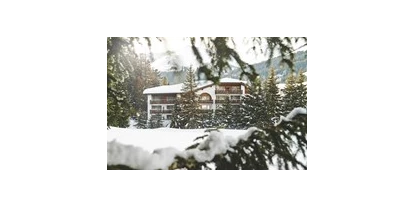 Golfurlaub - PLZ 6707 (Österreich) - Aussenansicht Winter - Hotel Waldhuus Davos