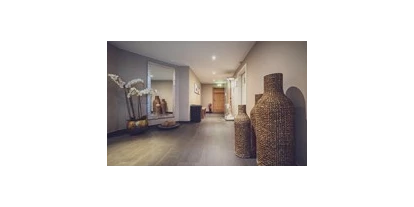 Golfurlaub - PLZ 6707 (Österreich) - Eingang Wellness - Hotel Waldhuus Davos