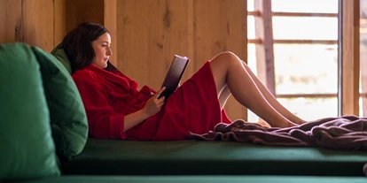 Golfurlaub - Fahrstuhl - Gemütliche Ruheliege im Heimat & Natur SPA - Gut Steinbach Hotel Chalets SPA