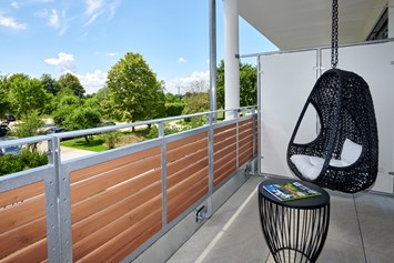 Golfhotel: Balkon Komfort - Doppelzimmer Südseite - Bachhof Resort Straubing ****