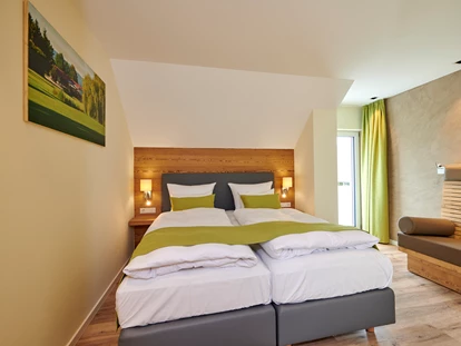Golfurlaub - Bad und WC getrennt - Bachhof Ferienhaus Schlafzimmer - Bachhof Resort Straubing - Hotel und Apartments