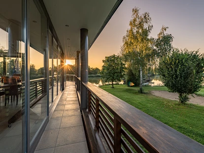 Golfurlaub - Bad und WC getrennt - Clubhaus - Bachhof Resort Straubing - Hotel und Apartments