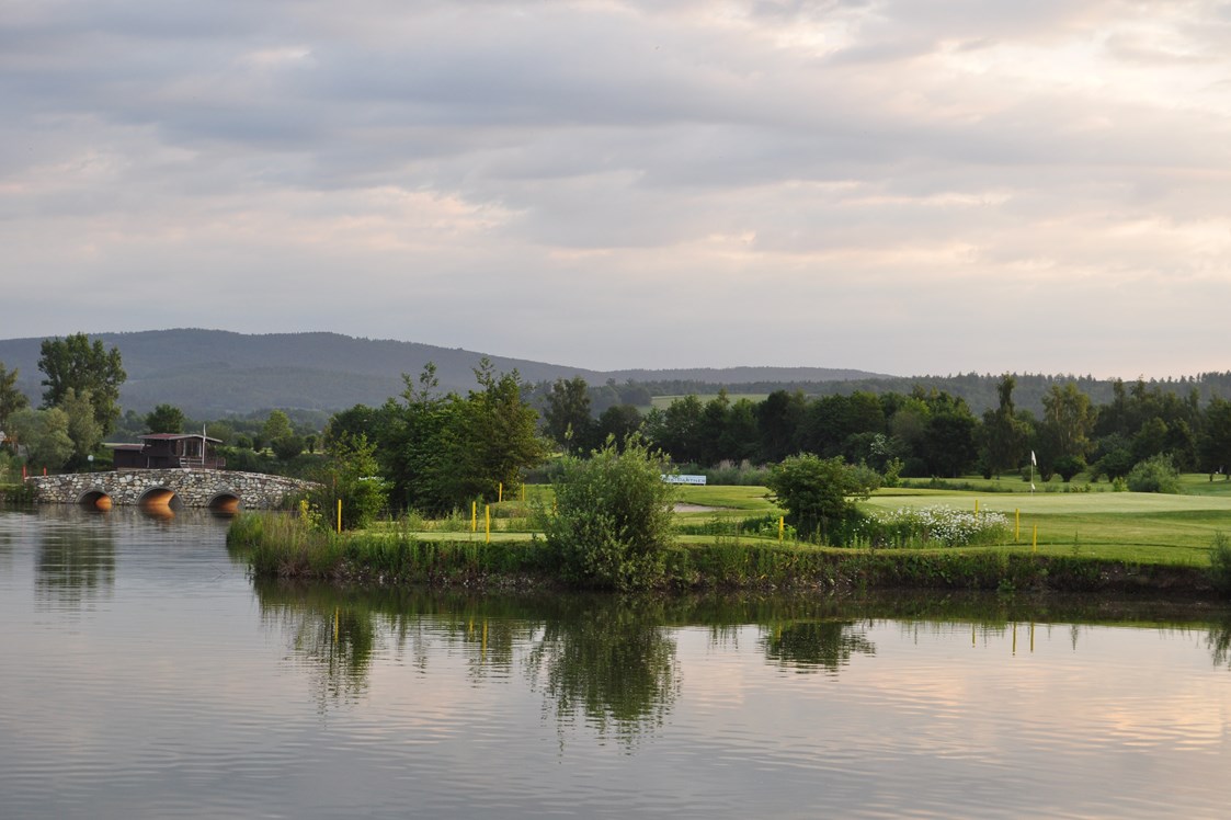 Golfhotel: Blick auf Green 17 - Bachhof Resort Straubing - Hotel und Apartments