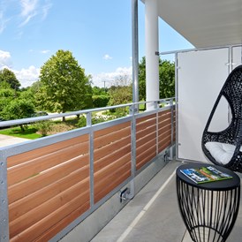 Golfhotel: Balkon Komfort - Doppelzimmer Südseite - Bachhof Resort Straubing - Hotel und Apartments