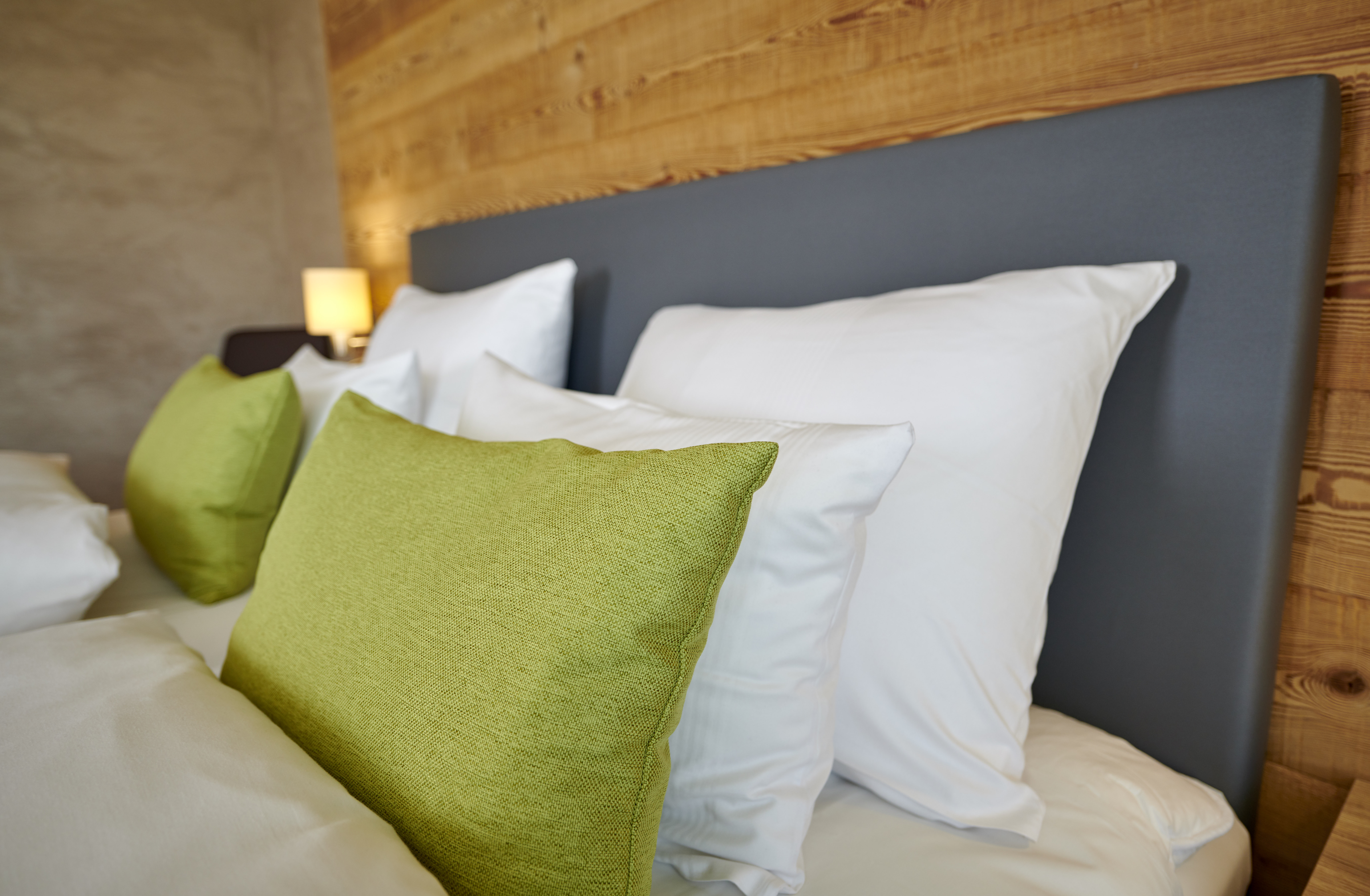 Golfhotel: bequeme Kissen für erholsamen Schlaf - Bachhof Resort Straubing - Hotel und Apartments
