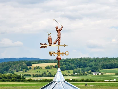 Golfurlaub - Bad und WC getrennt - Blick zum Vorderen Bayerwald - Bachhof Resort Straubing - Hotel und Apartments