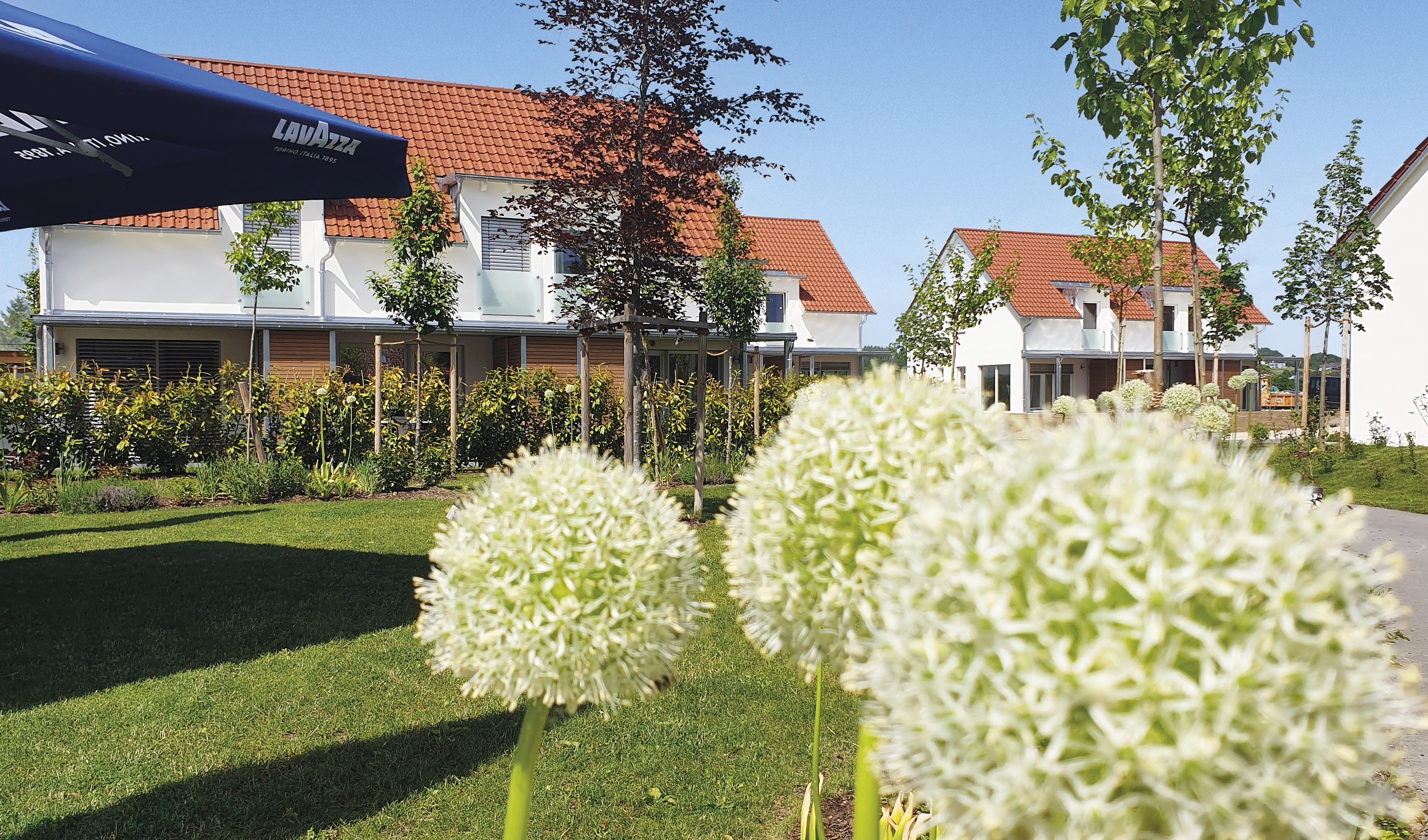 Golfhotel: Blick auf die Reihenhaus - Apartments - Bachhof Resort Straubing - Hotel und Apartments