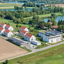 Golfhotel: Anlage von oben - Bachhof Resort Straubing - Hotel und Apartments