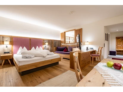Golfurlaub - Bad und WC getrennt - Mirabell Dolomites-Olang-Suedtirol-zimmer - MIRABELL DOLOMITES HOTEL . LUXURY . AYURVEDA & SPA