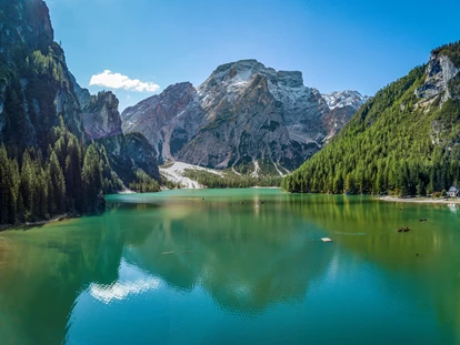 Golfurlaub - Bad und WC getrennt - Mirabell Dolomites Hotel-Olang-Suedtirol-Sommer-aktiv-Pragser Wildsee - MIRABELL DOLOMITES HOTEL . LUXURY . AYURVEDA & SPA