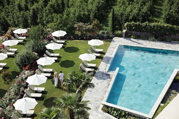 Golfhotel: Pool im Garten - Hotel Giardino Marling