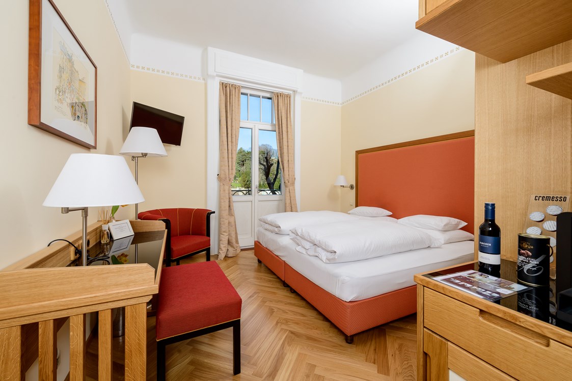 Golfhotel: Doppelzimmer mit Balkon - Hotel Herzoghof