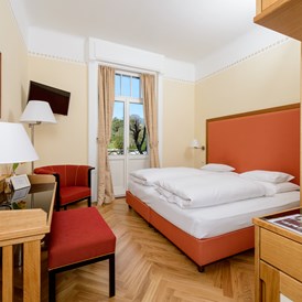Golfhotel: Doppelzimmer mit Balkon - Hotel Herzoghof