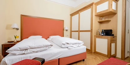 Golfurlaub - Fahrstuhl - Doppelzimmer mit Balkon - Hotel Herzoghof