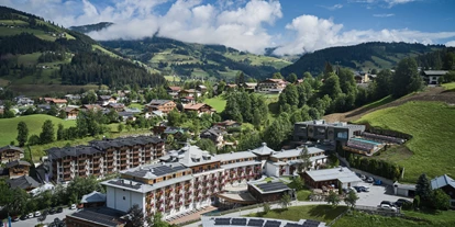 Golfurlaub - Fahrstuhl - Aussenansicht Sporthotel Wagrain - Sporthotel Wagrain