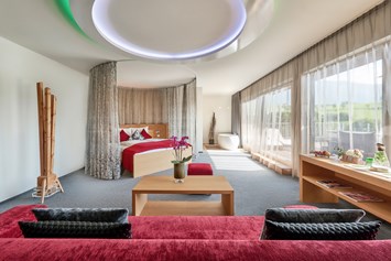 Golfhotel: Ritzenhof Panoramasuite mit Himmelbett, freistehender Badewanne und großer Dachterrasse über dem Ritzensee! - Ritzenhof 4*s Hotel und Spa am See
