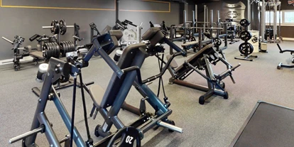 Golfurlaub - Fahrstuhl - INJOY Fitnessstudio direkt neben dem Hotel mit kostenfreien Zugang für Gäste  - Ritzenhof – Hotel und Spa am See