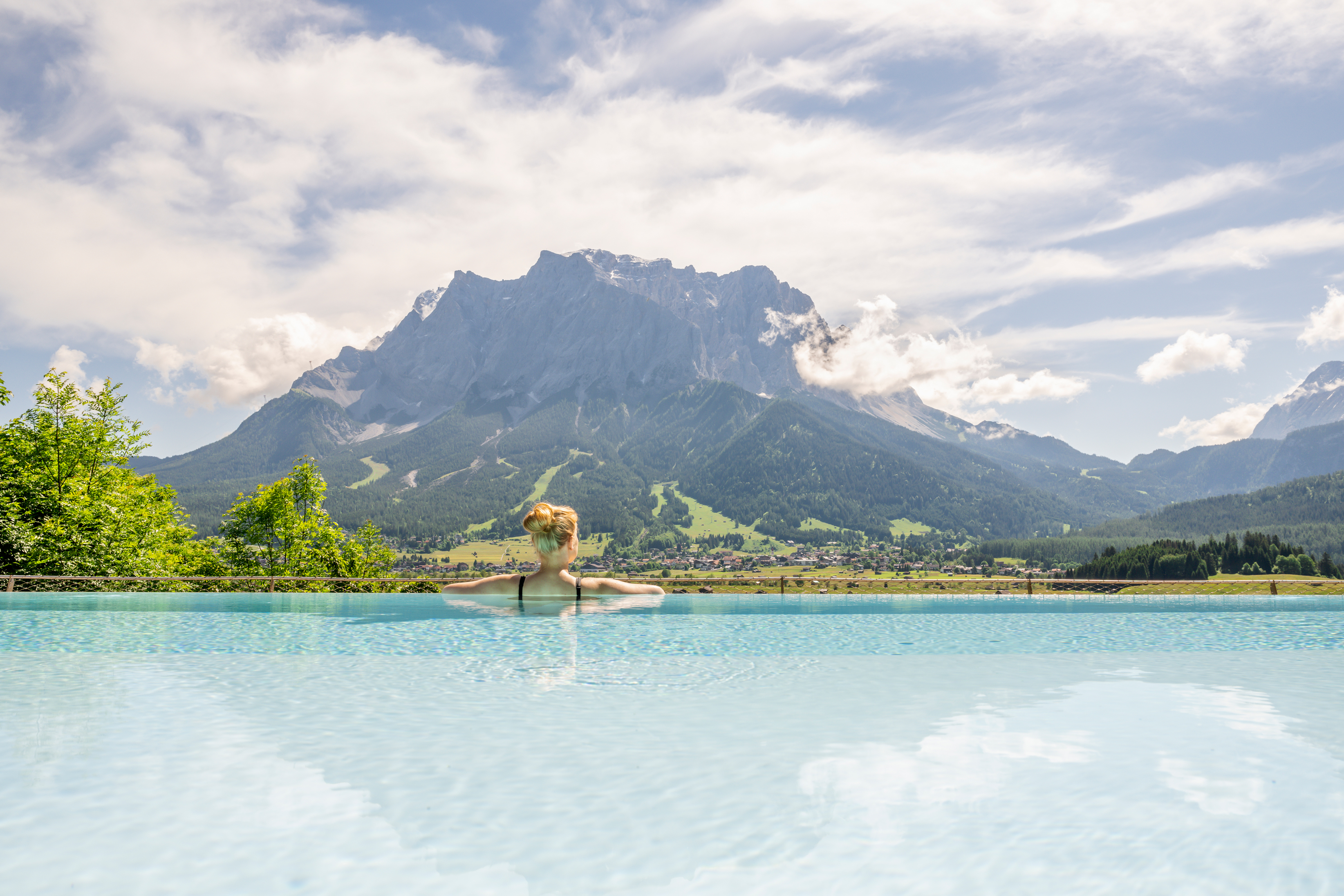 Golfhotel: Dame in Pool - Hotel Post Lermoos