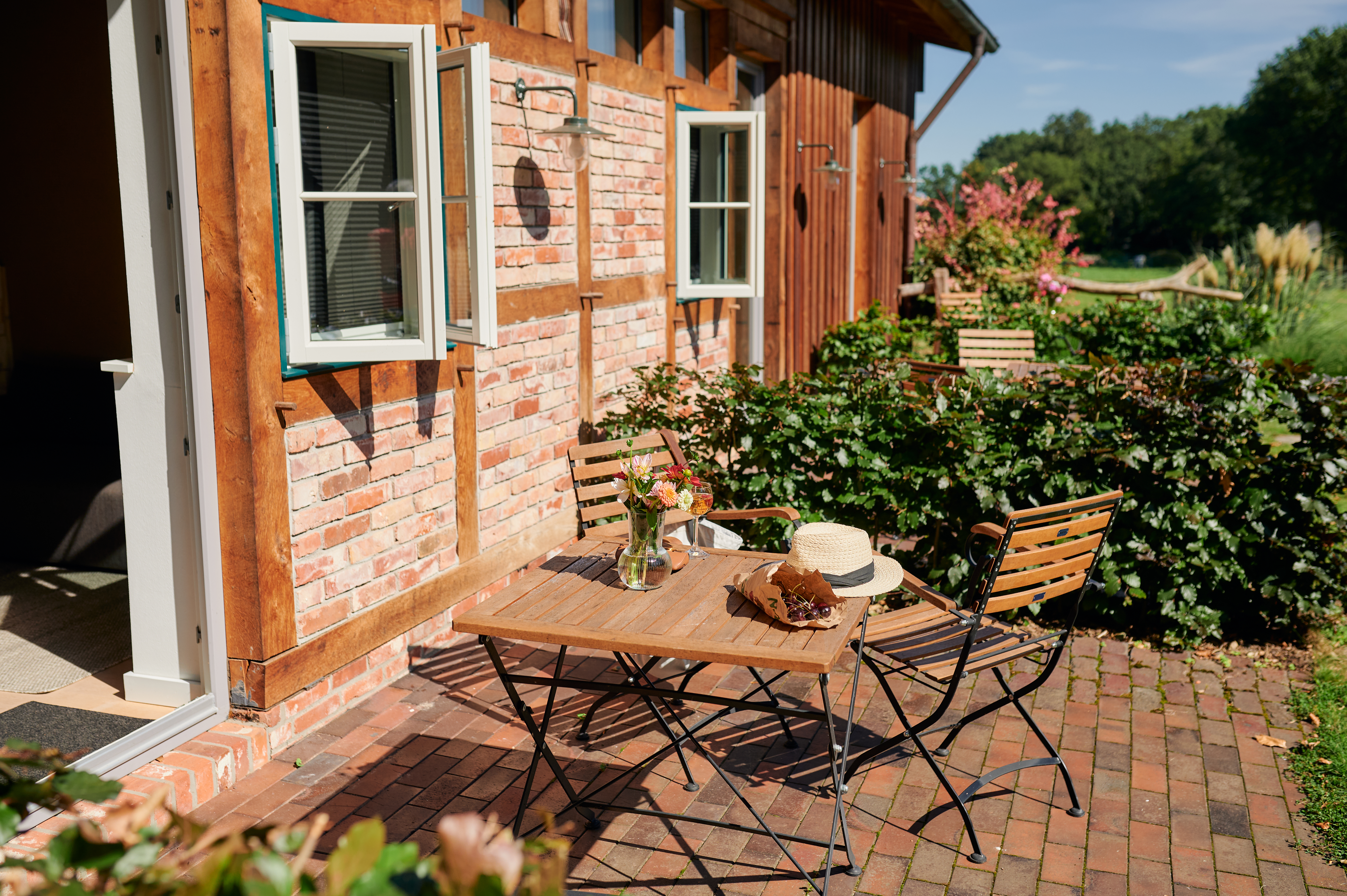 Golfhotel: Unsere privaten Terrassen für die Zimmer der Kategorie die Großzügigen - Nordenholzer Hofhotel