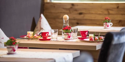 Golfurlaub - Zimmer mit Fernsicht - Seefeld in Tirol - a la carte Restaurant AnnaStüberl - Hotel Karlwirt - Alpine Wellness am Achensee