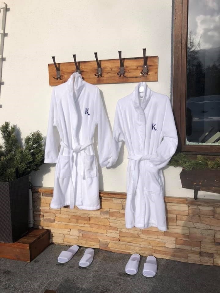 Golfhotel: kuschelige Bademäntel + Slipper für die Dauer Ihres Aufenthaltes - Hotel Karlwirt - Alpine Wellness am Achensee