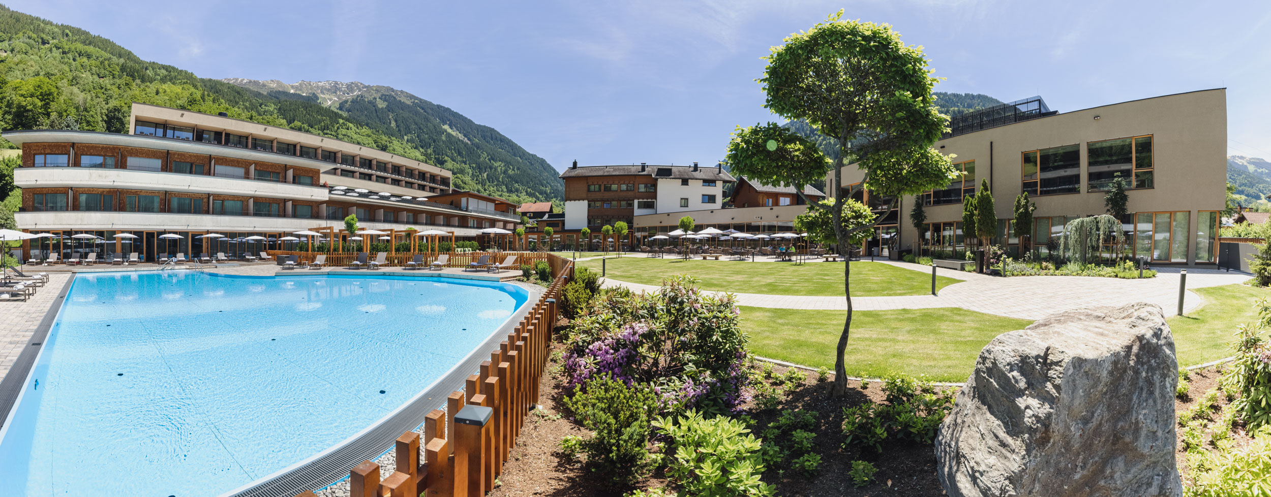 Golfurlaub - Oberstdorf - Innenhof - Alpenhotel Montafon